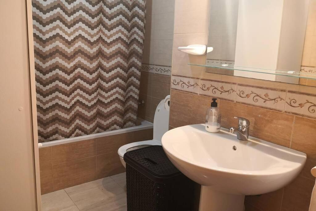 Apartamento Centro Roquetas. 5 minutos de la playa en coche. Roquetas de Mar Exterior foto